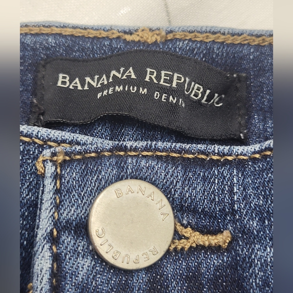 Banana Republic Women's Mid Rise Premium Blue Denim Shorts Stretch Size 34 - Picture 6 of 10